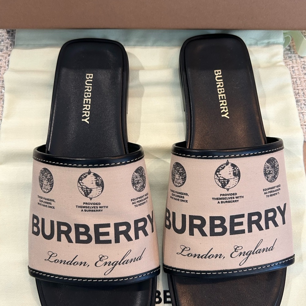 Burberry Black and Cream Logo Slides